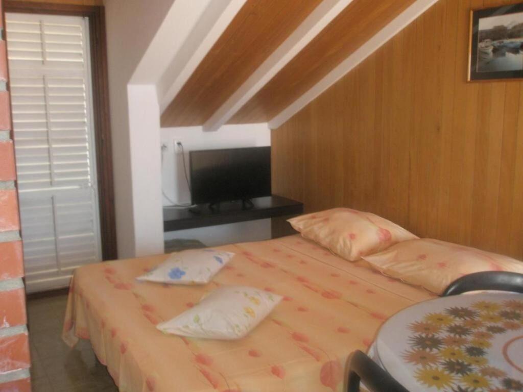 Apartments Damir - 80 M From Beach Постіра Екстер'єр фото